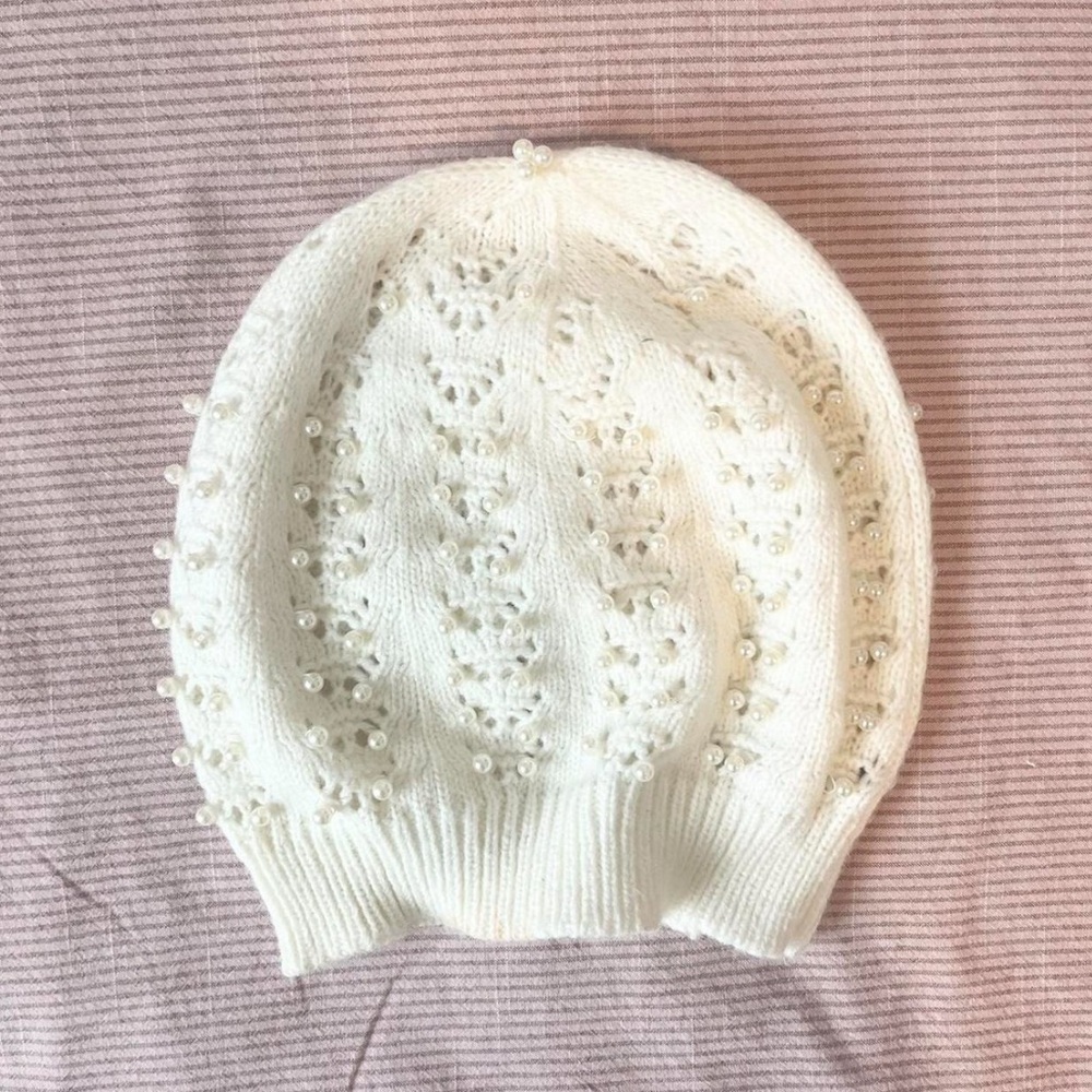 UO POINTELLE KNIT PEARL BEANIE